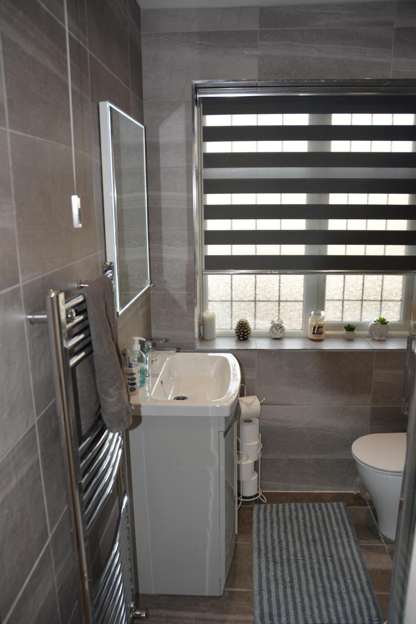 Cozy, Modern, Spacious 4 Bedroom House In London Romford Eksteriør bilde