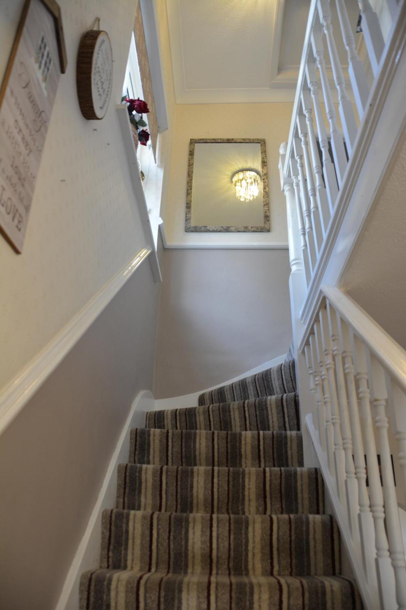 Cozy, Modern, Spacious 4 Bedroom House In London Romford Eksteriør bilde